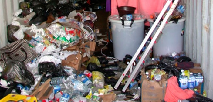 Neu bewerten: Die "Dienstleistung" der Menschenhändler (Transportcontainer für Flüchtlinge. Foto: Chinasmuggle lg.jpgwikipedia.org)