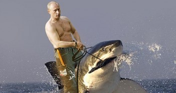 Die Welt hält den Atem an: schafft es Präsent Putin, ihr wieder Hoffnung zu geben?