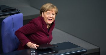Kein Witz! Wendehals-Merkel fordert: Grenzen dicht machen!