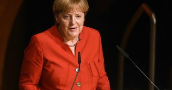 Merkels Loyalitätsappell an Türkischstämmige – Kritik von Grünen und SPD
