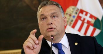 Viktor Orbán fordert: Libyen stabilisieren und dort eine gigantische Flüchtlingsstadt erbauen