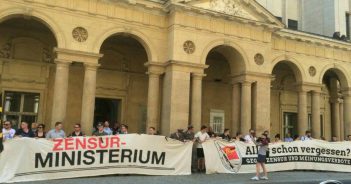 Identitäre protestieren vor dem Bundesjustizministerium gegen Maas