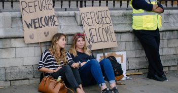 Interview: „Für manche Flüchtlinge ist ein deutsches Kind ein Lottogewinn.“