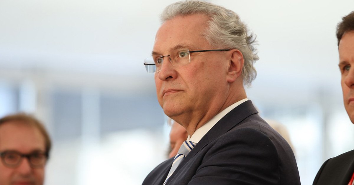 Bayerns Innenminister empfiehlt: Impfkritikern das Versammlungsrecht entziehen