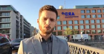 Merkel-muss-weg-TV vom 18. September: Live vor dem ARD-Hauptstadtstudio