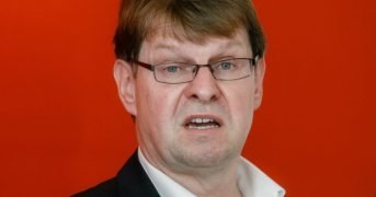 Ralf Stegner: „Staatspolitische Verantwortung, gegen rechte Drecksäcke anzugehen“