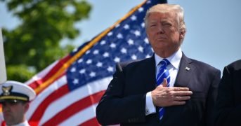 Lebensgefährlich: Trump geht gegen die Fed vor – damit greift er die Finanz-Mächte direkt an