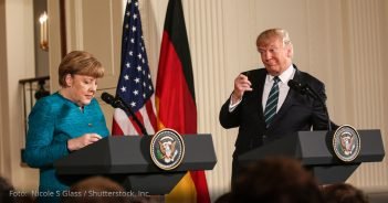 3 Sonderhefte zum Preis von 2: COMPACT-Schnäppchen zu Trumps erstem Jahr trump merkel