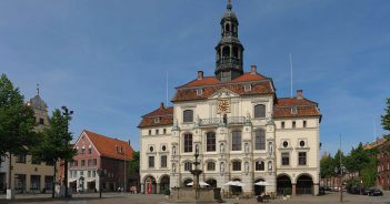 Tribunal gegen Lüneburger Bürgermeister – Entscheidung ist gefallen! Lueneburg-Rathaus