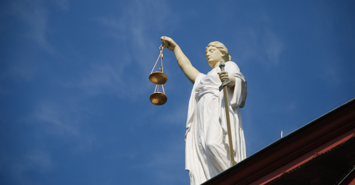 Balken im Auge – Deutsche Justiz sägt an den Grundfesten der Meinungsfreiheit