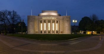 Volksbühnen-Crash: Globalisten-Arroganz und Gentrifizierungs-Terror Volksbühne Rosa-Luxemburg-Platz