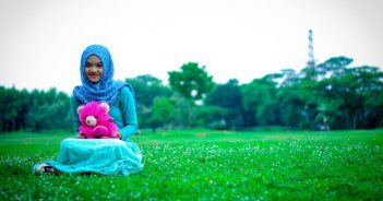Integrationsminister NRW: Kopftuch-Verbot für Mädchen junge Muslima