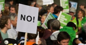 Linke starten kümmerliche Gegenerklärung 2018 Demo