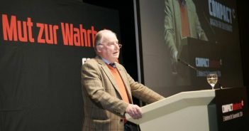 Gauland zum #Vogelschiss: „Danke, Frau Halali!“