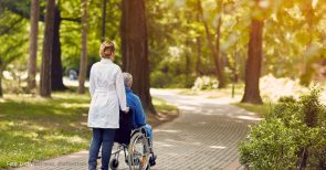 Albaner-Invasion im Altenheim – Pflegenotstand öffnet Einwanderungsschleusen