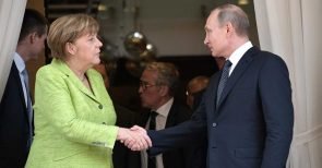Merkel-Putin-Treffen: US-Vasallentreue oder deutsche Wirtschaftsinteressen?