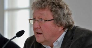 Petition eines Politologen: Merkel soll für Chemnitz die Beweise vorlegen
