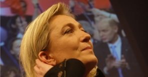 Wahl in Frankreich: Marine Le Pen tritt im kommenden Jahr wieder gegen Macron an