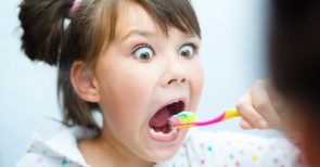 Erneuter Angriff auf unsere Kinder – diesmal mit dem Rattengift Fluorid in der Zahnpasta