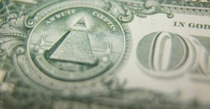 Kampf der Giganten: Wallstreet-Riese JP Morgan gegen Trump – und gegen Deutschland