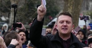 Tommy Robinson ist top: 10.000 in London für harten Brexit