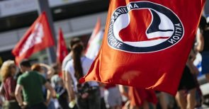 Wer finanziert die Antifa? George Soros und die Amadeu-Antonio-Stiftung