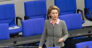 Von der Leyen: „Europa ist eine Frau“ – Desaster-Uschi zur EU-Kommissionschefin gewählt
