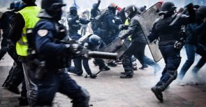 Gelbwesten unter Druck: Repression von außen, Streit im Innern