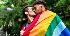 Gender-Narrenschiff: Hilft Familienministerium bei sexueller Umerziehung zu neuem „Menschenbild schwul“?