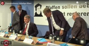 Unheilige Allianz – Der Pakt der Kirche mit dem Zeitgeist und den Mächtigen (mit Video)