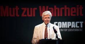 „Der Krieg, der viele Väter hatte“ (Video): Gerd Schultze-Rhonhof auf der Geschichtskonferenz von COMPACT