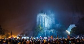 Der Osten steht auf: und der Westen? AfD in Führung, Altparteien in Panik