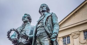 Olymp der Dichterfürsten – Goethe-Schiller-Denkmal Weimar: Die Geburt der Klassik