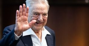 Enttarnt: Die Finanziers der Revolte – Soros, Kennedy, Buffett, Getty, Gates