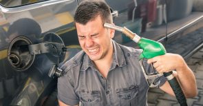 Horror-Plan: Benzin um fast ein Euro teurer, Pendlerpauschale weg