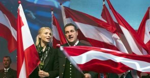 Sellners Revolution _ Strache auf die Straße!