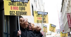 Proteste gegen WDR hören nicht auf! Hunderte Strafanzeigen und nächste IB-Aktion vor Zentrale in Köln