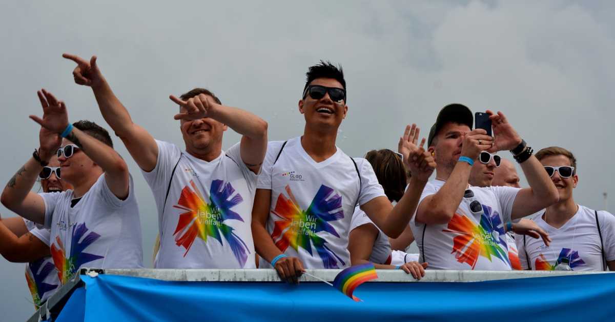 Christopher-Street-Day: Ohne Abstand und Masken feiert die Homolobby in Dresden
