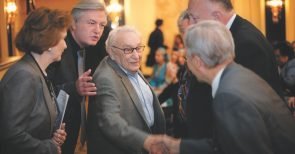 «Deutschland kann souverän sein» Interview mit Egon Bahr