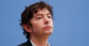 Zweifel an Drostens Dissertation: Ist er gar kein Doktor?