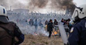 Die Polizeiwache am Rande der Hölle: Eine Reportage aus Lesbos – und ihr Scheitern