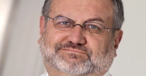 Corona: „Drei Monate, in denen es eng wird“ – Interview mit dem Lungenspezialisten Dr. Helge Bischoff