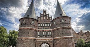 Wiege der Seeherrschaft – Das Holstentor: Schrecken der Piraten