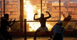 Der umgekehrte Rassismus: Die USA versinken im Chaos