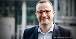 Spahn mahnt Medien ab, die den Kaufpreis seiner Dahlem-Villa erwähnen