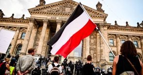 Gute Fahne unter falscher Flagge: V-Leute und Schauspieler in Berlin
