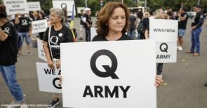 Vorsicht vor falscher Hoffnung! Martin Sellner über QAnon (Video)
