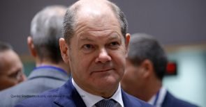 Immer feste druff: Olaf Scholz (SPD) drückt Rassismusstudie bei der Polizei durch