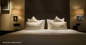 Corona: Trotz Untersterblichkeit zu Beherbergungsverbot verdonnert – Hotels und Gasthöfe bangen um Existenz (Interview)