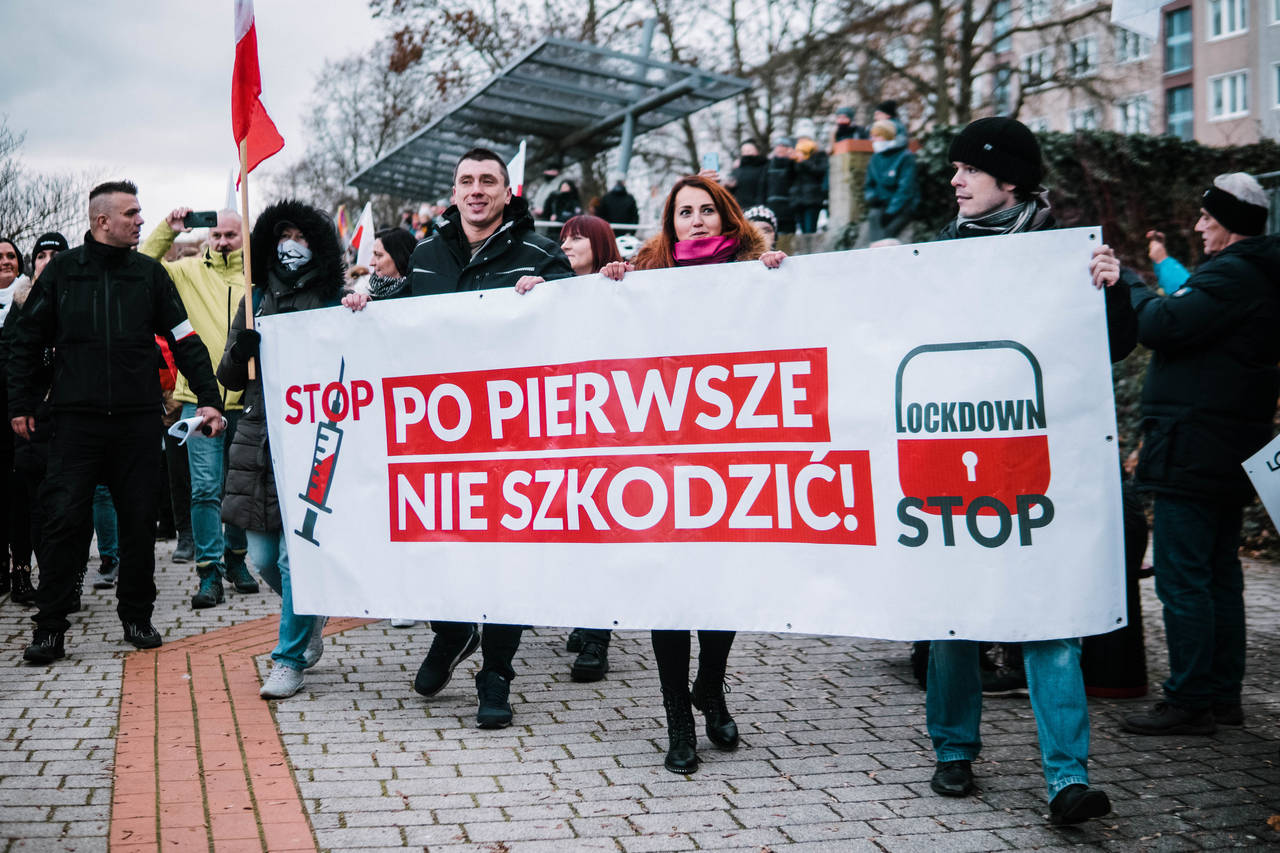 Querdenken wird international: Deutsch-polnische Demonstration in Frankfurt (Oder) mit 1500 Teilnehmern